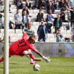 Akın Güler'in objektifinden Bursaspor'un 4-0'lık Kırşehir FSK galibiyetinden fotoğraflar. Sedat Cengiz'in skoru 4-0 yapan golü.