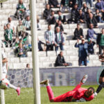 Akın Güler'in objektifinden Bursaspor'un 4-0'lık Kırşehir FSK galibiyetinden fotoğraflar. Sedat Cengiz'in skoru 4-0 yapan golü.