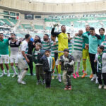 Bursaspor-Kırşehir FSK maçın sonrasında futbolcular galibiyet sevincini taraftarlarla paylaştı.