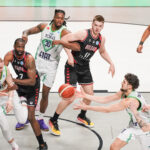 2024-2025 sezonunda ülkemizi FIBA Europe Cup’ta temsil eden TOFAŞ, çeyrek final rövanş karşılaşmasında İspanyol temsilcisi Surne Bilbao Basket'i 102-93 yendi.