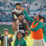 Bursaspor-Kırşehir FSK maçın sonrasında futbolcular galibiyet sevincini taraftarlarla paylaştı.