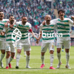 Bursaspor, 23 Elazığ FK karşısında sahadan 3-1 galip ayrılarak taraftarlarına büyük bir sevinç yaşattı. İşte Akın Güler’in objektifinden 3 gollü galibiyetin en güzel kareleri.