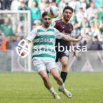 Bursaspor, 23 Elazığ FK karşısında sahadan 3-1 galip ayrılarak taraftarlarına büyük bir sevinç yaşattı. İşte Akın Güler’in objektifinden 3 gollü galibiyetin en güzel kareleri.