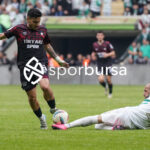 Bursaspor, 23 Elazığ FK karşısında sahadan 3-1 galip ayrılarak taraftarlarına büyük bir sevinç yaşattı. İşte Akın Güler’in objektifinden 3 gollü galibiyetin en güzel kareleri.