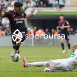 Bursaspor, 23 Elazığ FK karşısında sahadan 3-1 galip ayrılarak taraftarlarına büyük bir sevinç yaşattı. İşte Akın Güler’in objektifinden 3 gollü galibiyetin en güzel kareleri.
