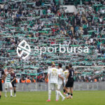 Bursaspor, 23 Elazığ FK karşısında sahadan 3-1 galip ayrılarak taraftarlarına büyük bir sevinç yaşattı. İşte Akın Güler’in objektifinden 3 gollü galibiyetin en güzel kareleri.