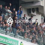 Bursaspor, 23 Elazığ FK karşısında sahadan 3-1 galip ayrılarak taraftarlarına büyük bir sevinç yaşattı. İşte Akın Güler’in objektifinden 3 gollü galibiyetin en güzel kareleri.