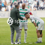 Bursaspor, 23 Elazığ FK karşısında sahadan 3-1 galip ayrılarak taraftarlarına büyük bir sevinç yaşattı. İşte Akın Güler’in objektifinden 3 gollü galibiyetin en güzel kareleri.