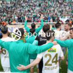 Bursaspor, 23 Elazığ FK karşısında sahadan 3-1 galip ayrılarak taraftarlarına büyük bir sevinç yaşattı. İşte Akın Güler’in objektifinden 3 gollü galibiyetin en güzel kareleri.