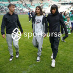 Bursaspor, 23 Elazığ FK karşısında sahadan 3-1 galip ayrılarak taraftarlarına büyük bir sevinç yaşattı. İşte Akın Güler’in objektifinden 3 gollü galibiyetin en güzel kareleri.