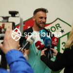 Bursaspor, 23 Elazığ FK karşısında sahadan 3-1 galip ayrılarak taraftarlarına büyük bir sevinç yaşattı. İşte Akın Güler’in objektifinden 3 gollü galibiyetin en güzel kareleri.