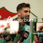 Bursaspor, 23 Elazığ FK karşısında sahadan 3-1 galip ayrılarak taraftarlarına büyük bir sevinç yaşattı. İşte Akın Güler’in objektifinden 3 gollü galibiyetin en güzel kareleri.